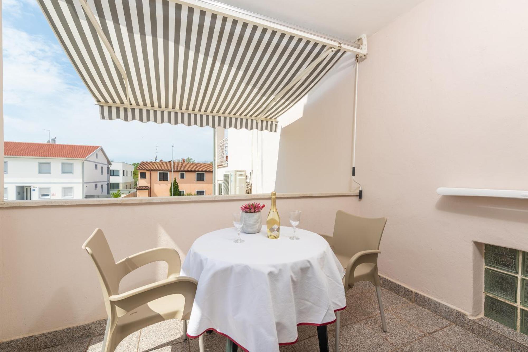 Apartments Viktor Porec Exterior photo